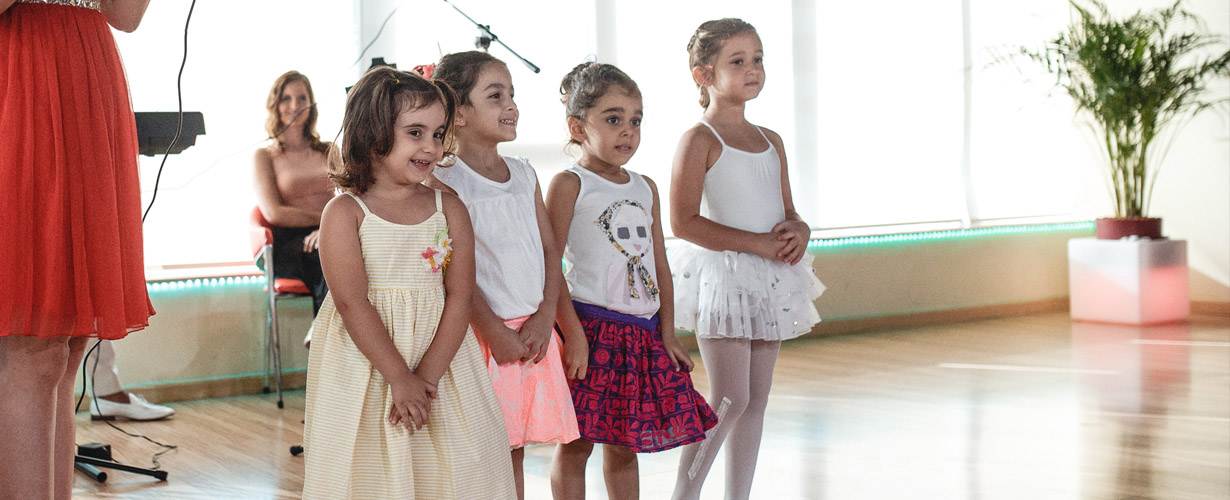 Little kids dancing in studio