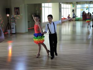 Kids group dance lesson 6