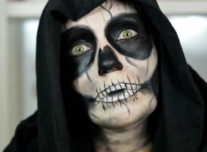 Skull-Face-Halloween-Makeup
