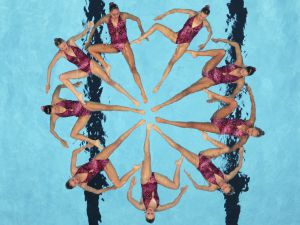 Synchronized-Swimming-11