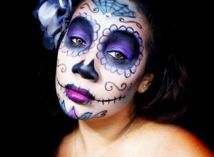 female-halloween-face-art